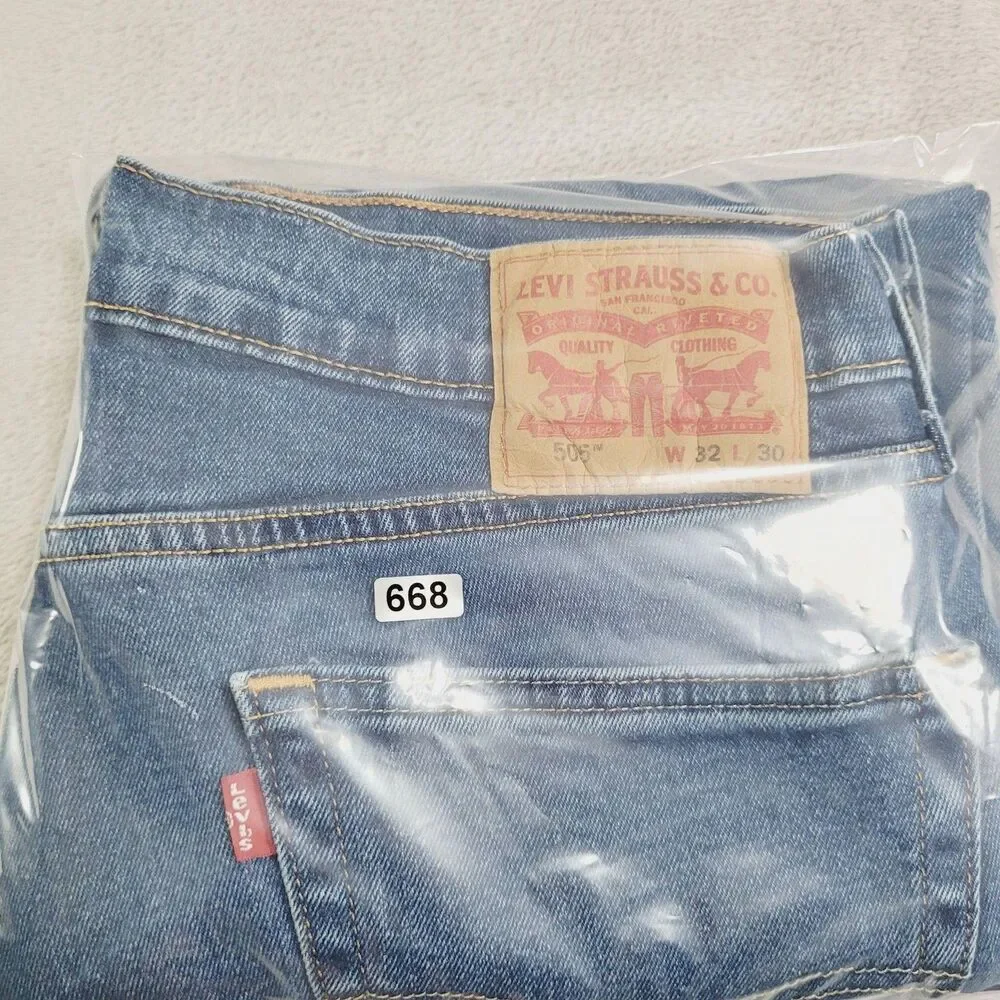 Levi's 505 Jeans Mens 32x30 Blue Med Wash Regular Straight Zip Fly Stretch Denim
